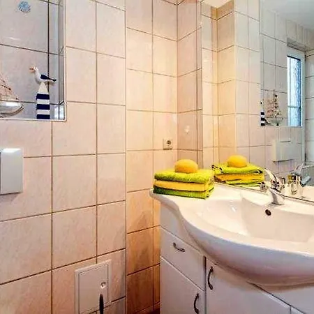 Ferienhaus-bergstrasse-ferienwohnung-b4 Dom wakacyjny Korswandt